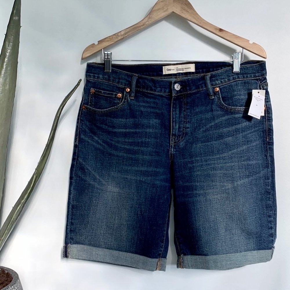 GAP 1969 Bermuda Mid Rise Denim Jean Shorts size 32 Reg
